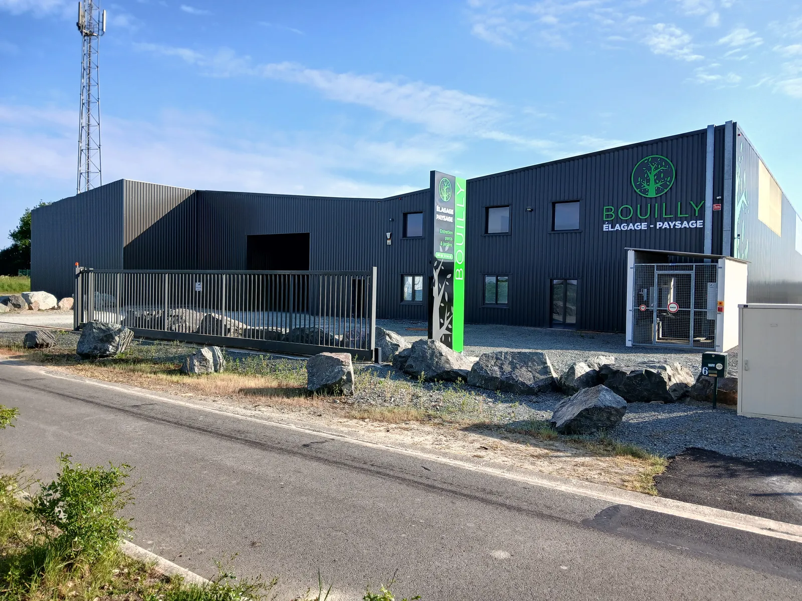 Bâtiment Bouilly Élagage Paysage en ZA des Brosses à Vendrennes