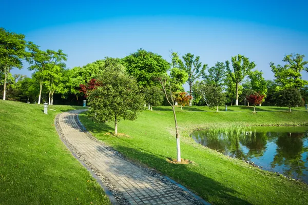 Entretien espaces verts d'un camping en Vendée