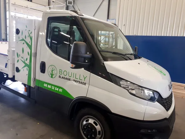Romain Bouilly et son équipe d'élagueurs en Vendée